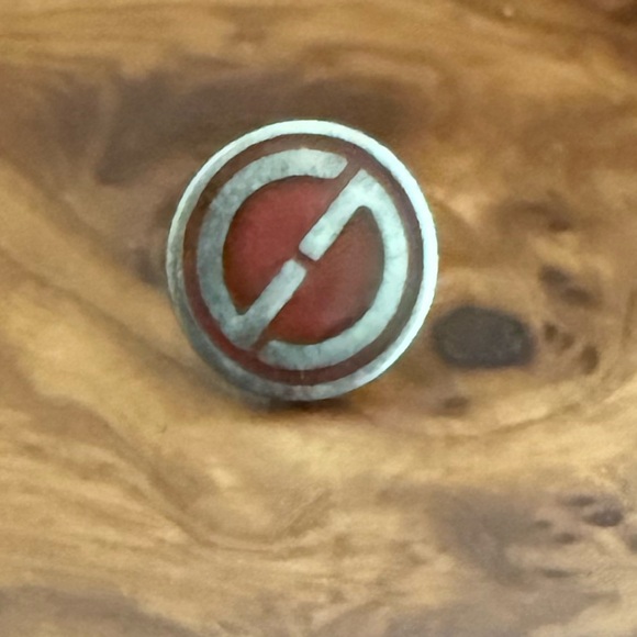 Gucci Single Stud in Sterling Silver and Red Enamel - Picture 1 of 4